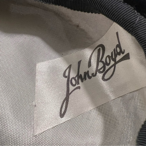 Vintage John Boyd Black Velvet Pillbox Hat - Picture 6 of 6